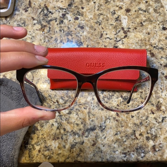 Guess Glasses - Picture 2 of 7